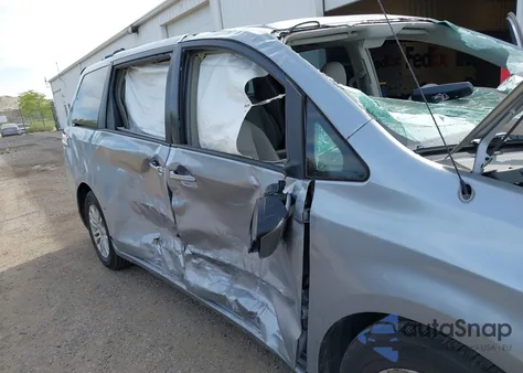 2012 Toyota Sienna Xle V6 8 Passenger from USA, damaged, VIN 5TDYK3DC2CS233687